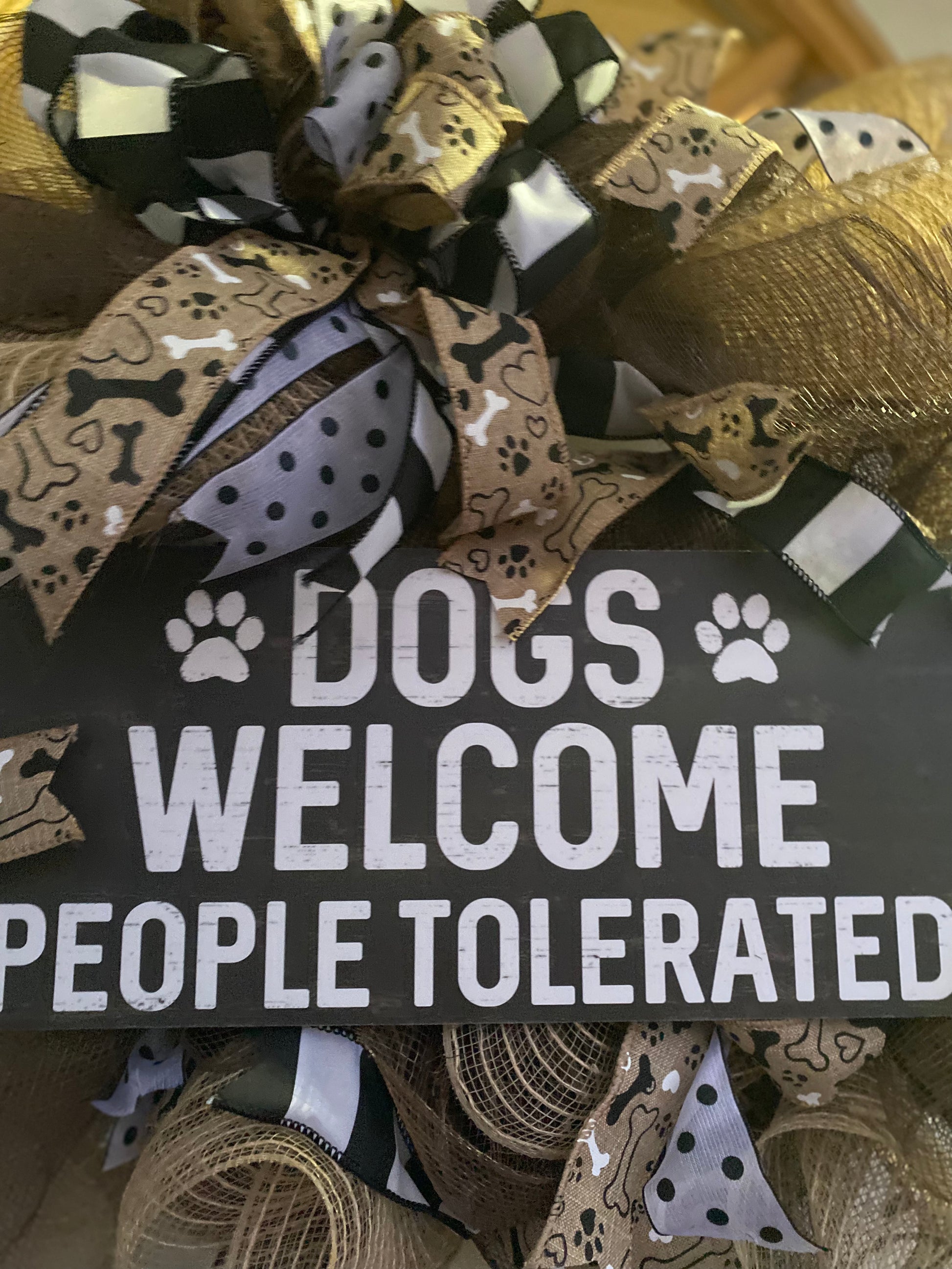 Dogs Welcome Deco Mesh Wreath/Paw print/ Front door The Rising Sun 723